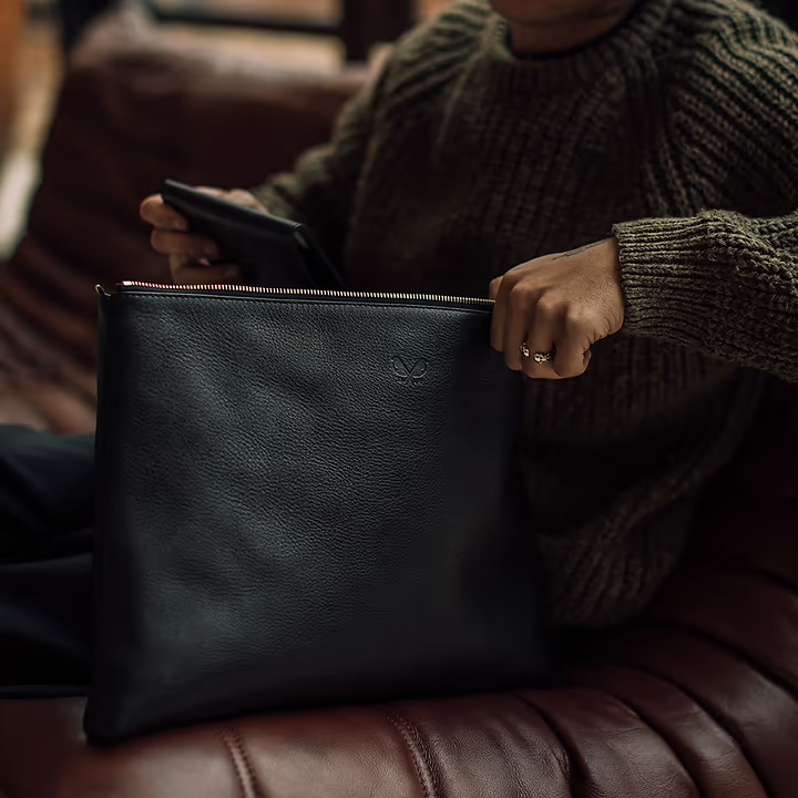 Bennett Winch Leather Flight Folio - 14"